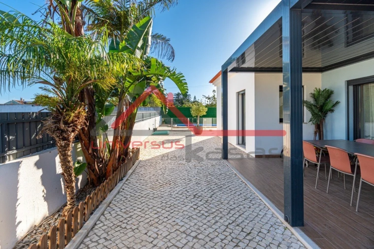 Moradia T4 para Venda em Moita Foto 9