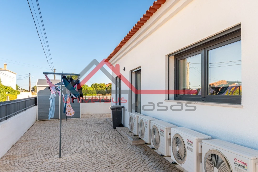 Moradia T4 para Venda em Moita Foto 11