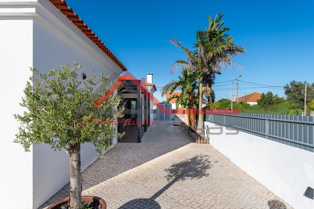 Moradia T4 para Venda em Moita Foto 8