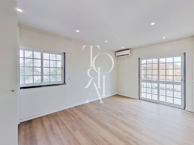 Apartamento T3 para Venda em Carnaxide e Queijas Foto 16