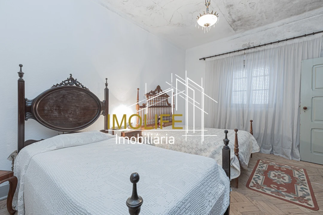 Moradia T7 para Venda em Mora Foto 4