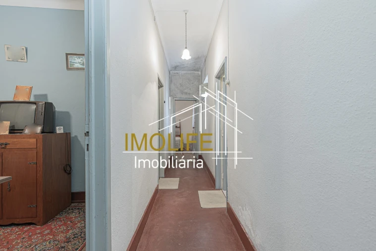 Moradia T7 para Venda em Mora Foto 13