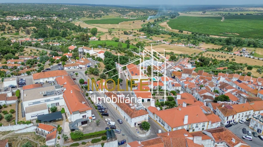 Moradia T7 para Venda em Mora Foto 5