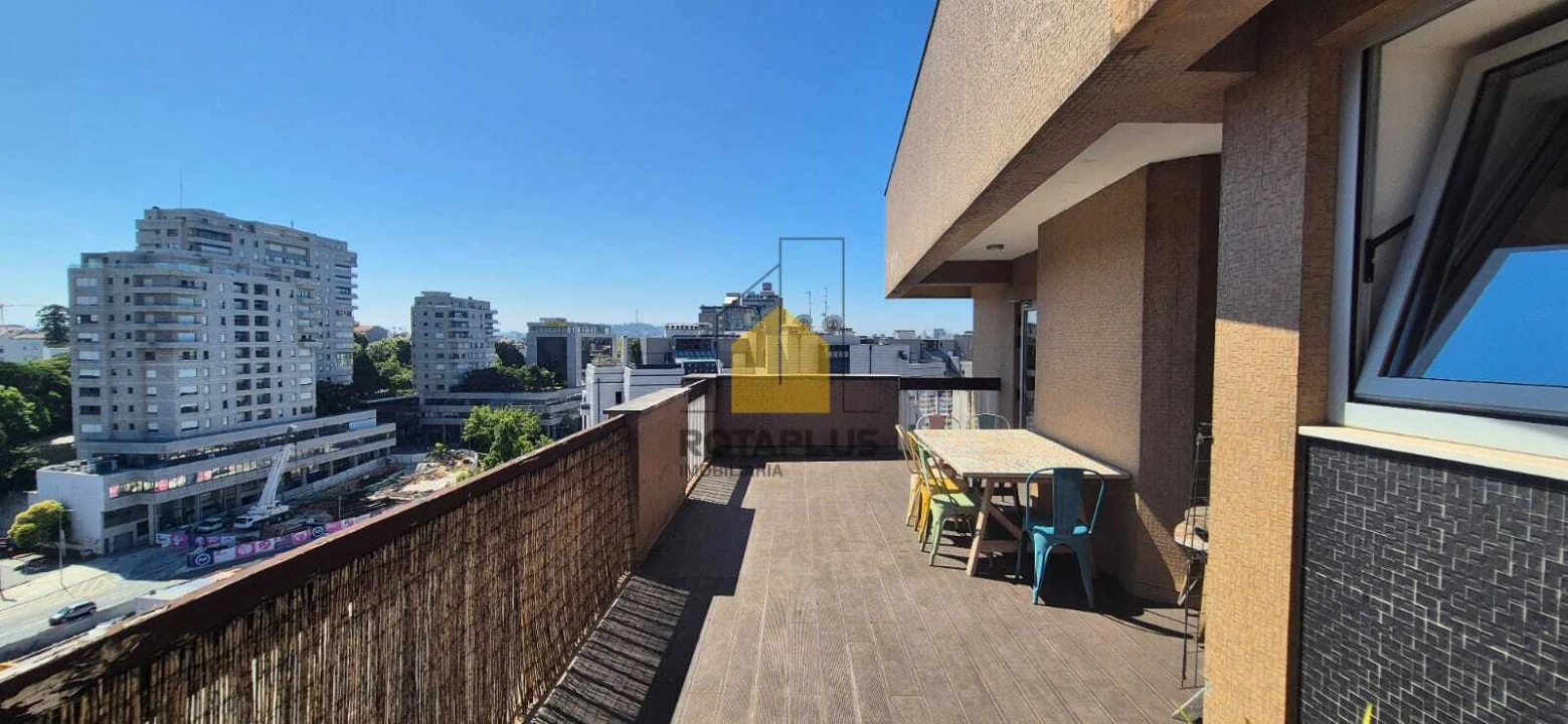 Apartamento T2 para Venda em Lordelo do Ouro e Massarelos Foto 1