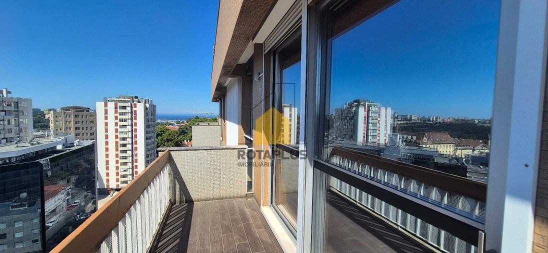 Apartamento T2 para Venda em Lordelo do Ouro e Massarelos Foto 14