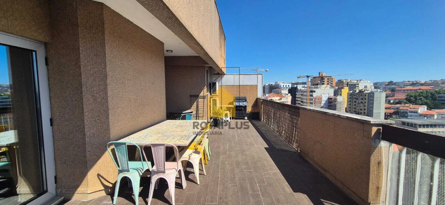 Apartamento T2 para Venda em Lordelo do Ouro e Massarelos Foto 4