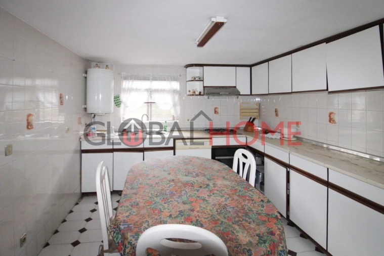 Moradia T5 para Venda em Fânzeres e São Pedro da Cova Foto 17