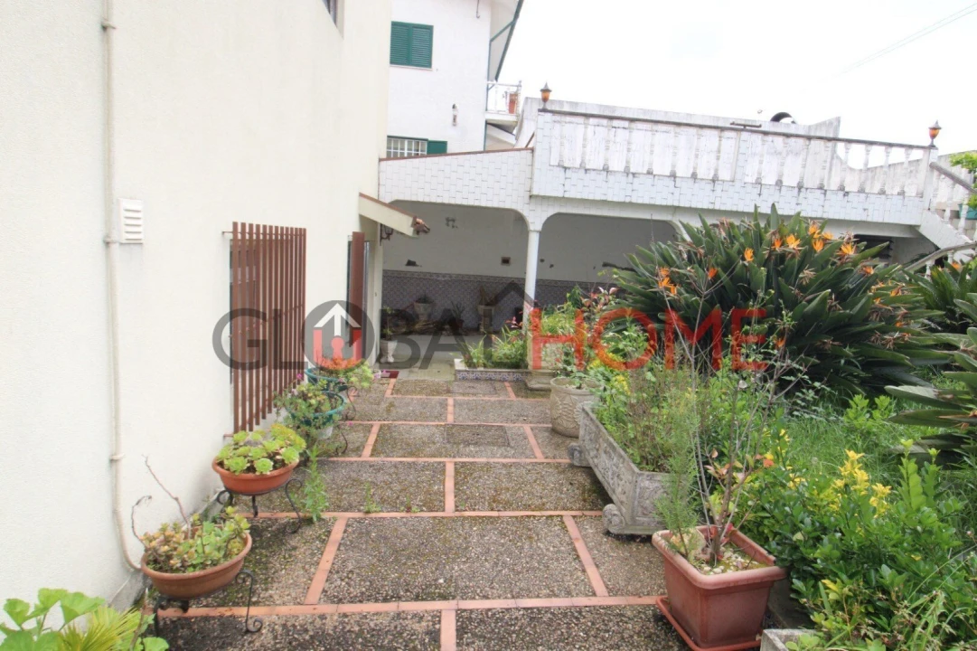 Moradia T5 para Venda em Fânzeres e São Pedro da Cova Foto 8