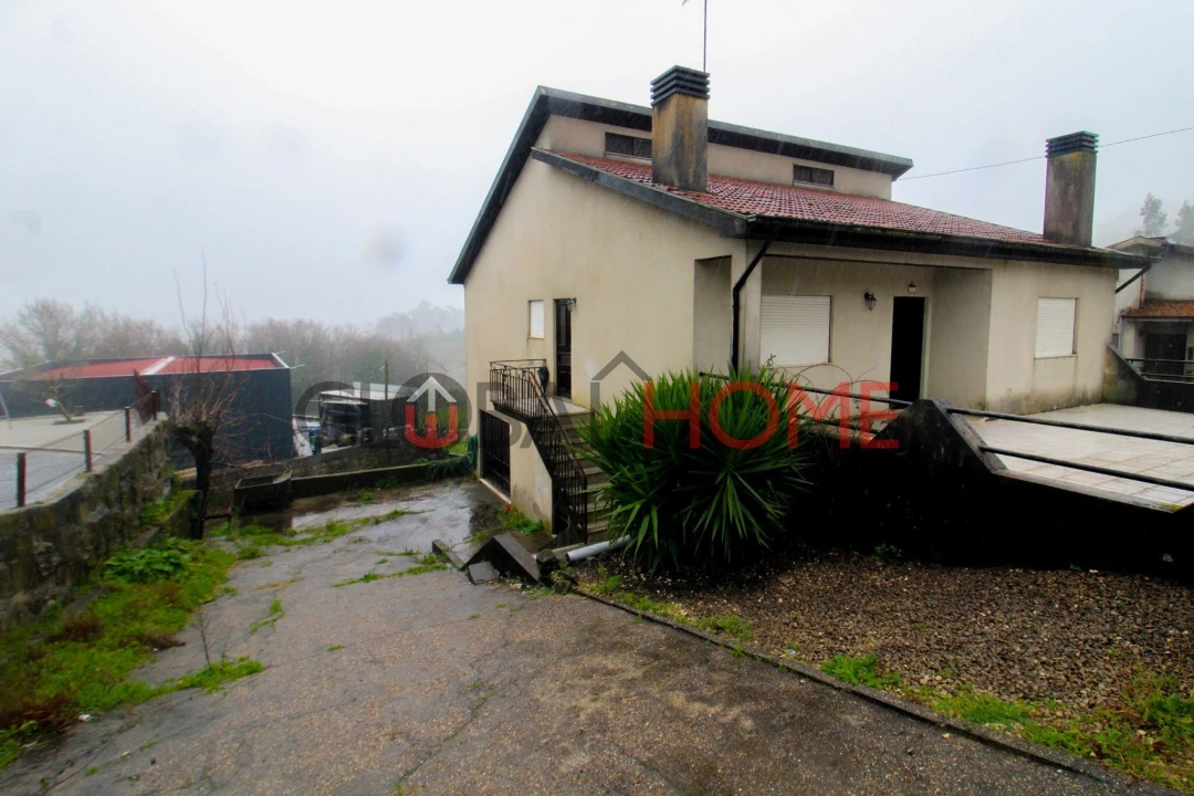 Moradia T3 para Venda em Penamaior Foto 1