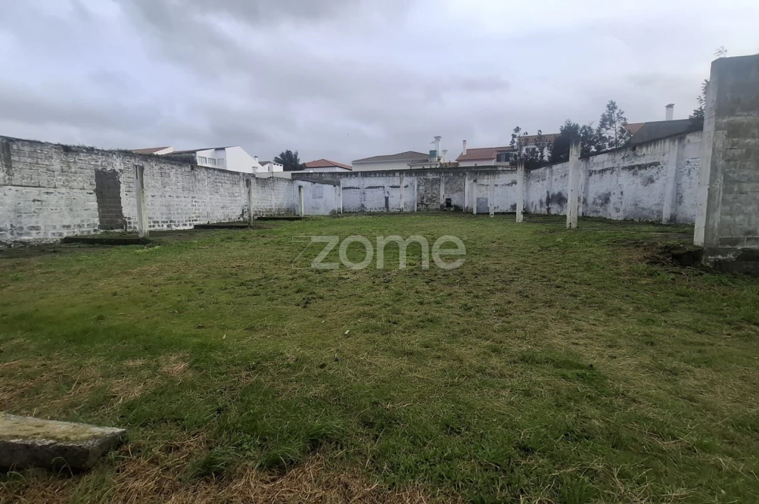 Terreno para Venda em Rabo de Peixe Foto 6