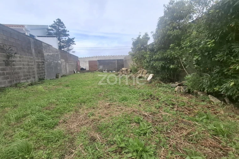 Terreno para Venda em Rabo de Peixe Foto 7