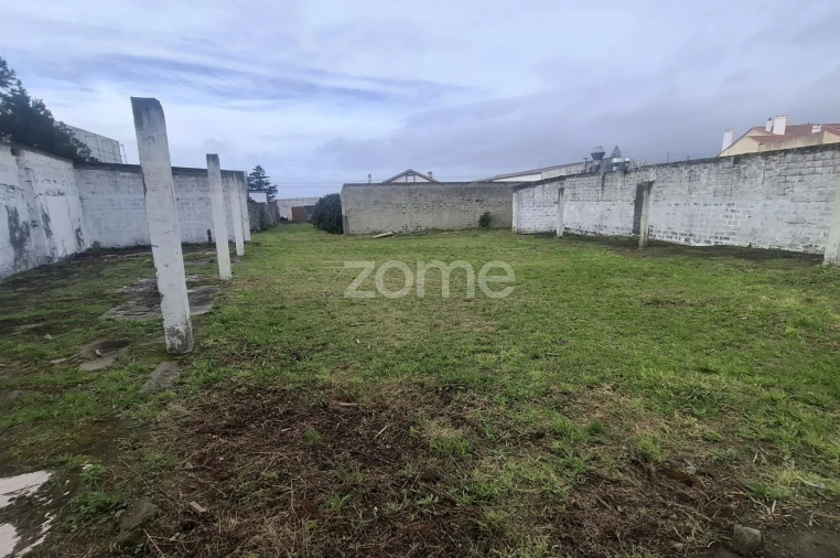 Terreno para Venda em Rabo de Peixe Foto 4