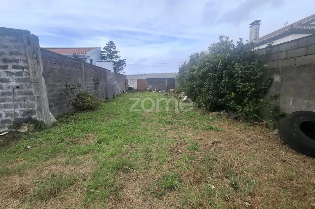 Terreno para Venda em Rabo de Peixe Foto 3