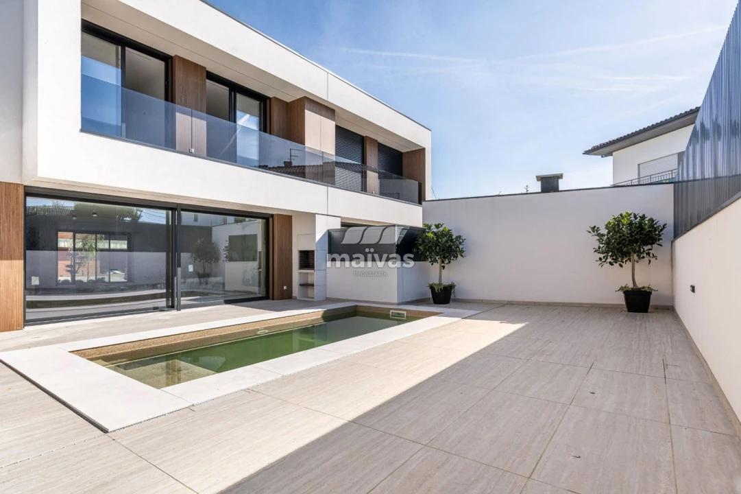 Moradia T3 para Venda em Turiz Foto 3