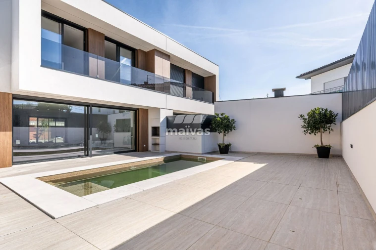 Moradia T3 para Venda em Turiz Foto 3