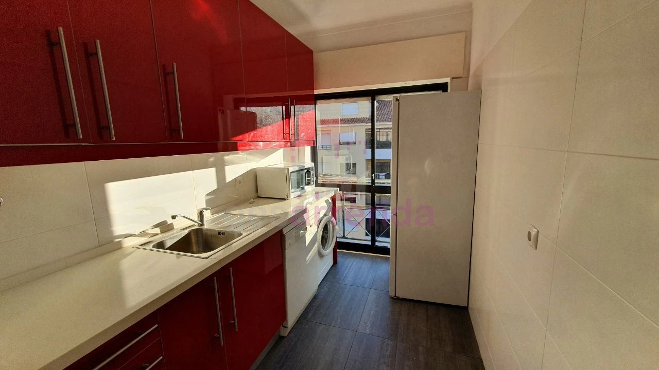 Apartamento T2 para Arrendamento em Carcavelos e Parede Foto 10