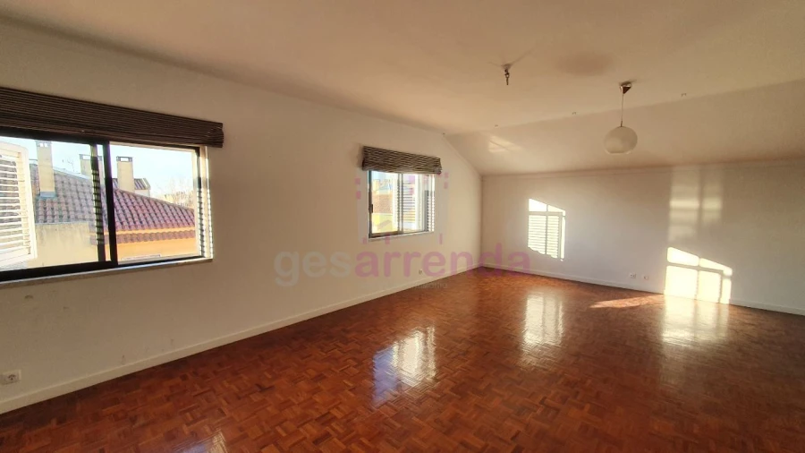 Apartamento T2 para Arrendamento em Carcavelos e Parede Foto 3