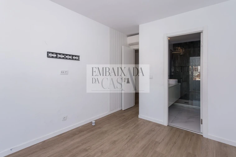 Moradia T3 para Venda em Carcavelos e Parede Foto 20