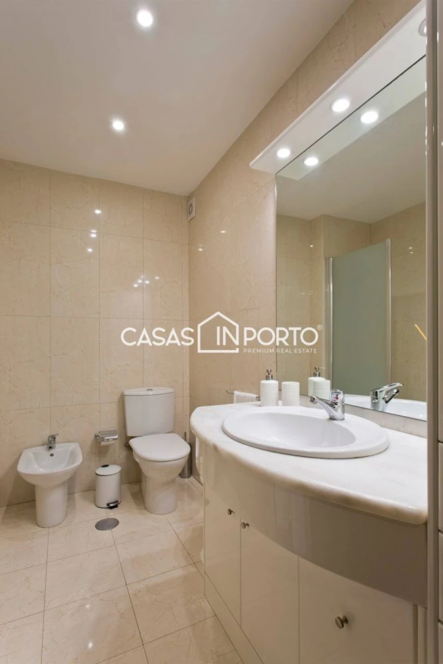 Apartamento T2 para Venda em Cedofeita, Santo Ildefonso, Sé, Miragaia, São Nicolau e Vitória Foto 28