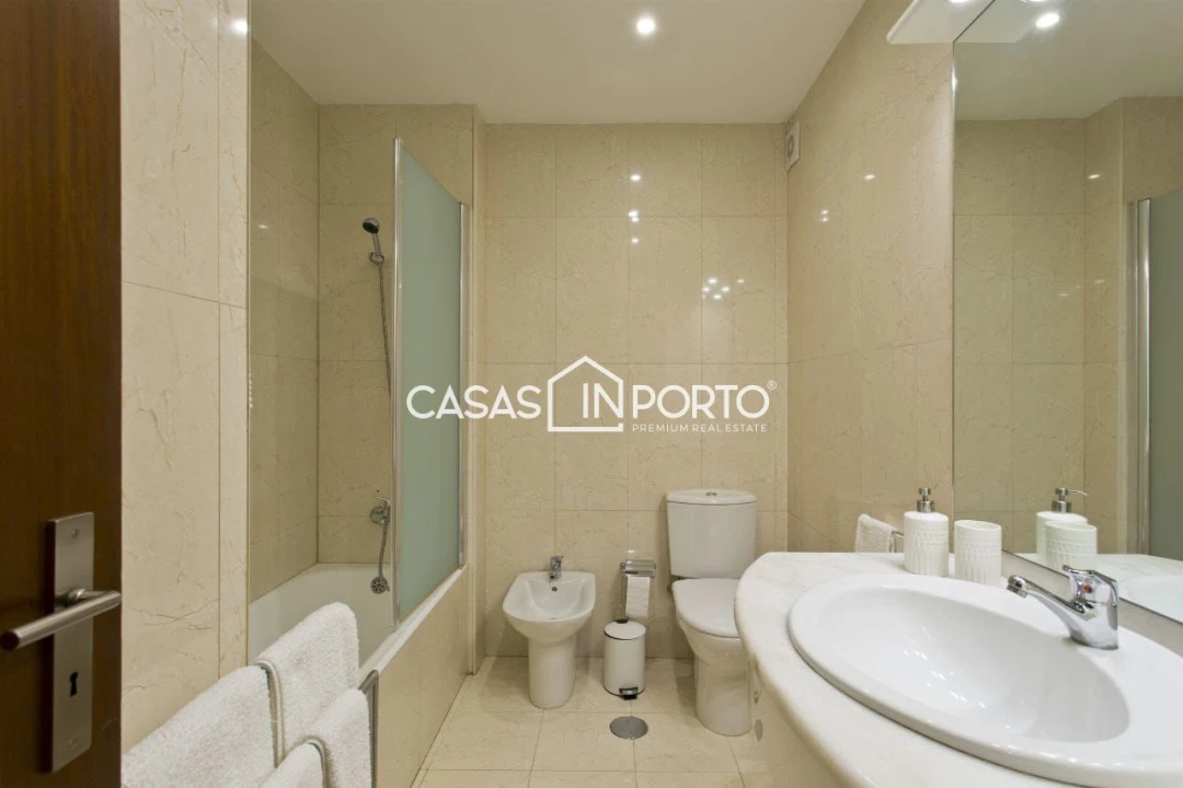 Apartamento T2 para Venda em Cedofeita, Santo Ildefonso, Sé, Miragaia, São Nicolau e Vitória Foto 29