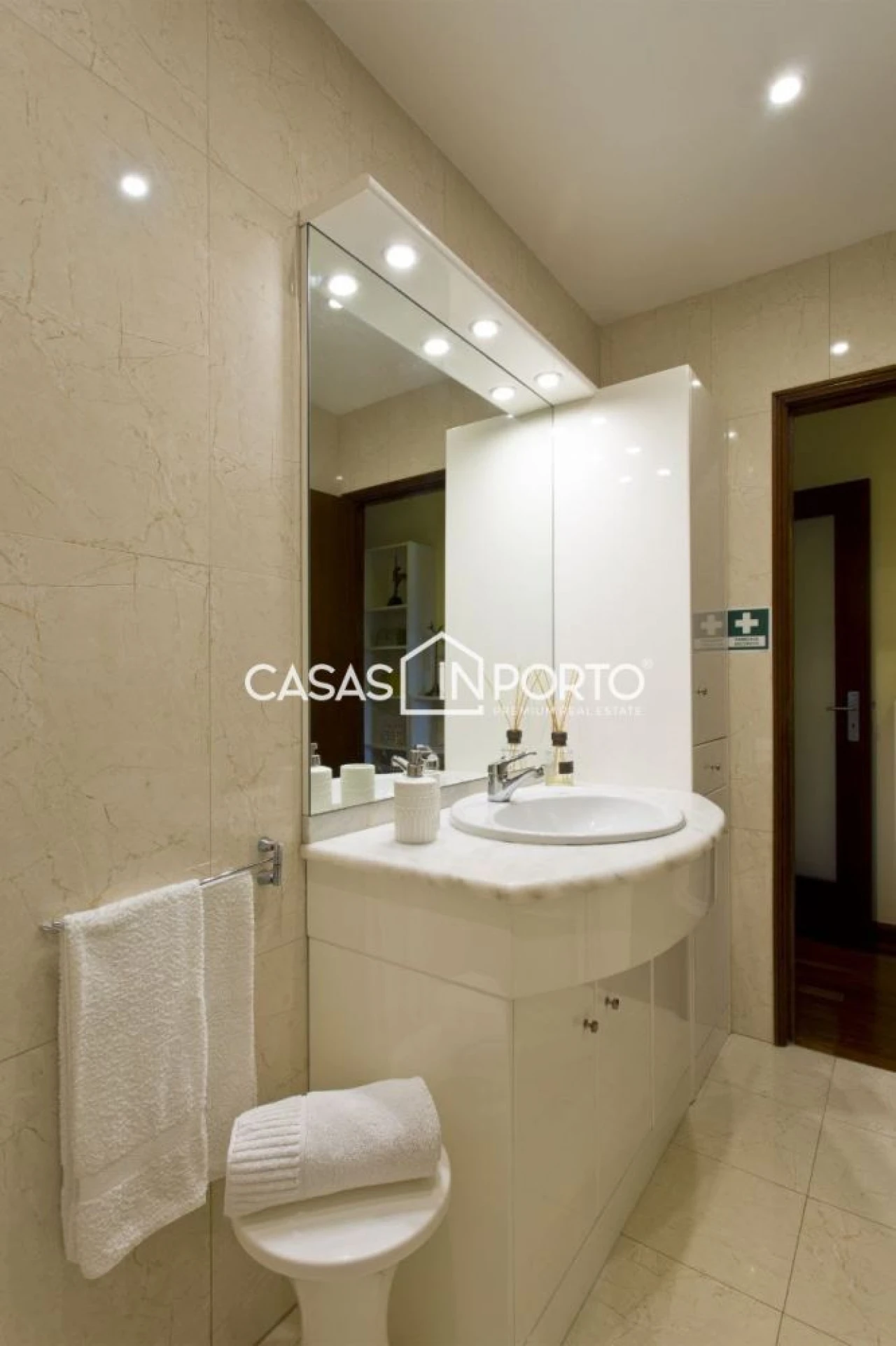 Apartamento T2 para Venda em Cedofeita, Santo Ildefonso, Sé, Miragaia, São Nicolau e Vitória Foto 30