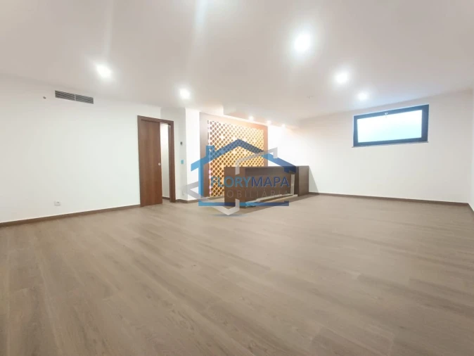 Moradia T4 para Venda em São Domingos de Rana Foto 65