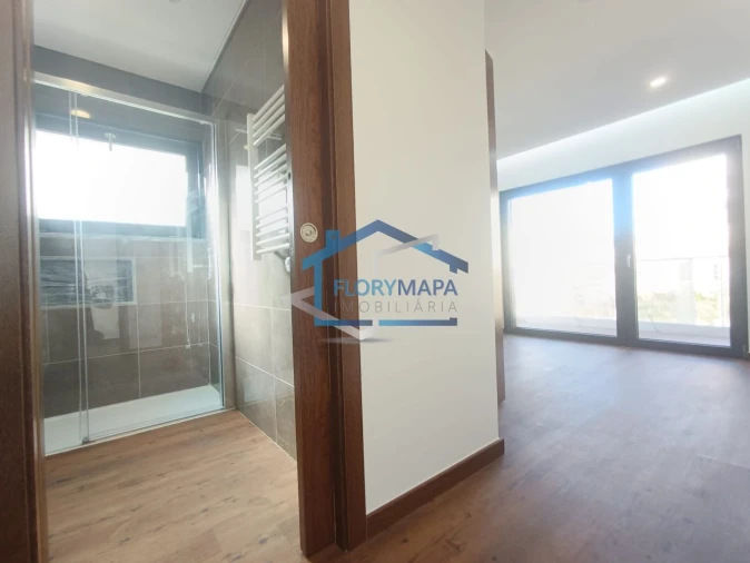 Moradia T4 para Venda em São Domingos de Rana Foto 53