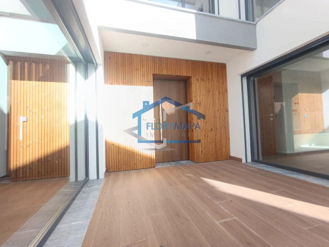 Moradia T4 para Venda em São Domingos de Rana Foto 33