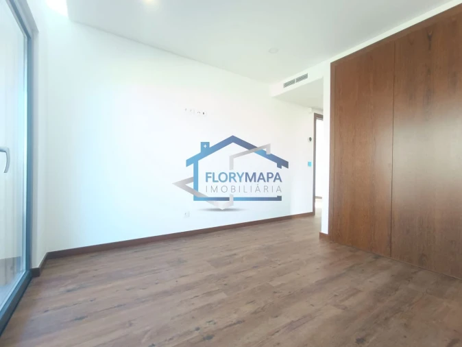 Moradia T4 para Venda em São Domingos de Rana Foto 52