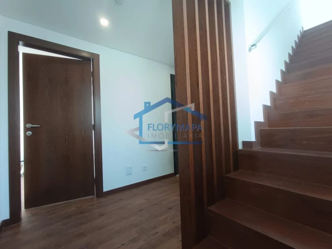 Moradia T4 para Venda em São Domingos de Rana Foto 42