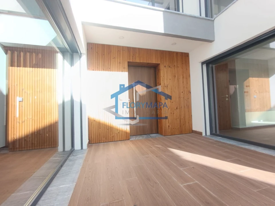 Moradia T4 para Venda em São Domingos de Rana Foto 33