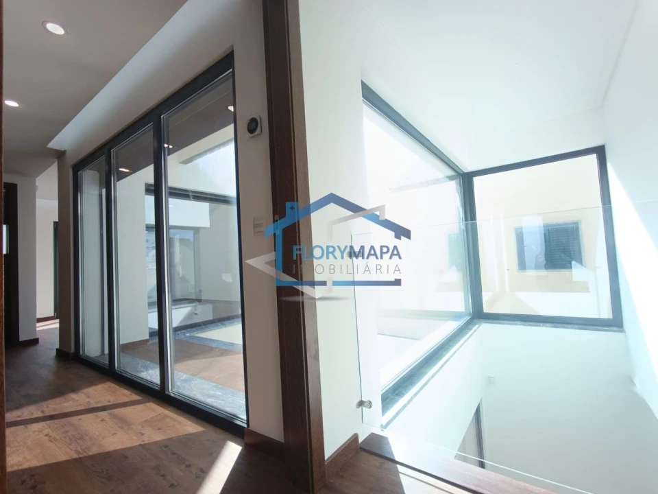 Moradia T4 para Venda em São Domingos de Rana Foto 43