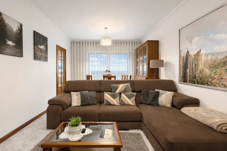 Apartamento T2 para Venda em Castêlo da Maia Foto 2