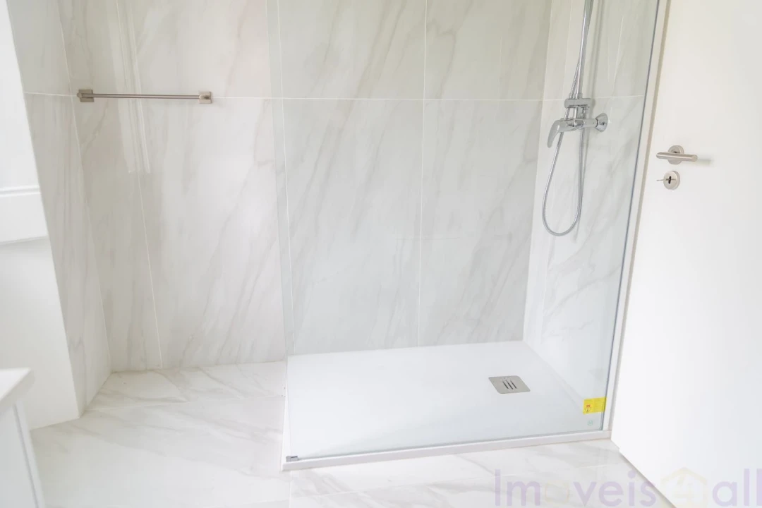 Apartamento T2 para Venda em Misericórdia Foto 4