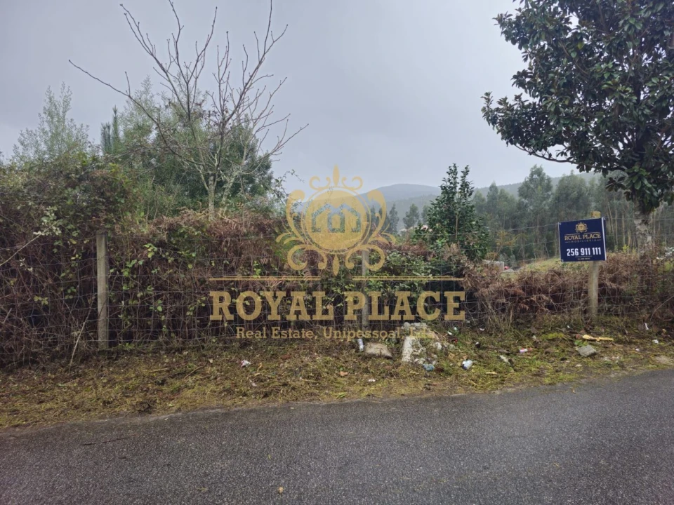 Terreno para Venda em Santa Maria de Sardoura Foto 1