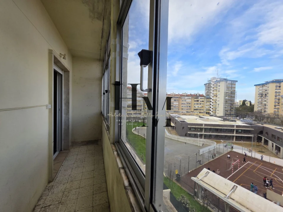 Apartamento T2 para Venda em Benfica Foto 8