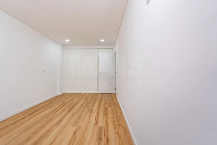 Apartamento T3 para Venda em Póvoa de Santa Iria e Forte da Casa Foto 11