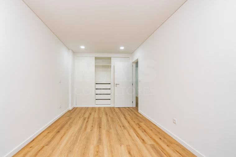 Apartamento T3 para Venda em Póvoa de Santa Iria e Forte da Casa Foto 12