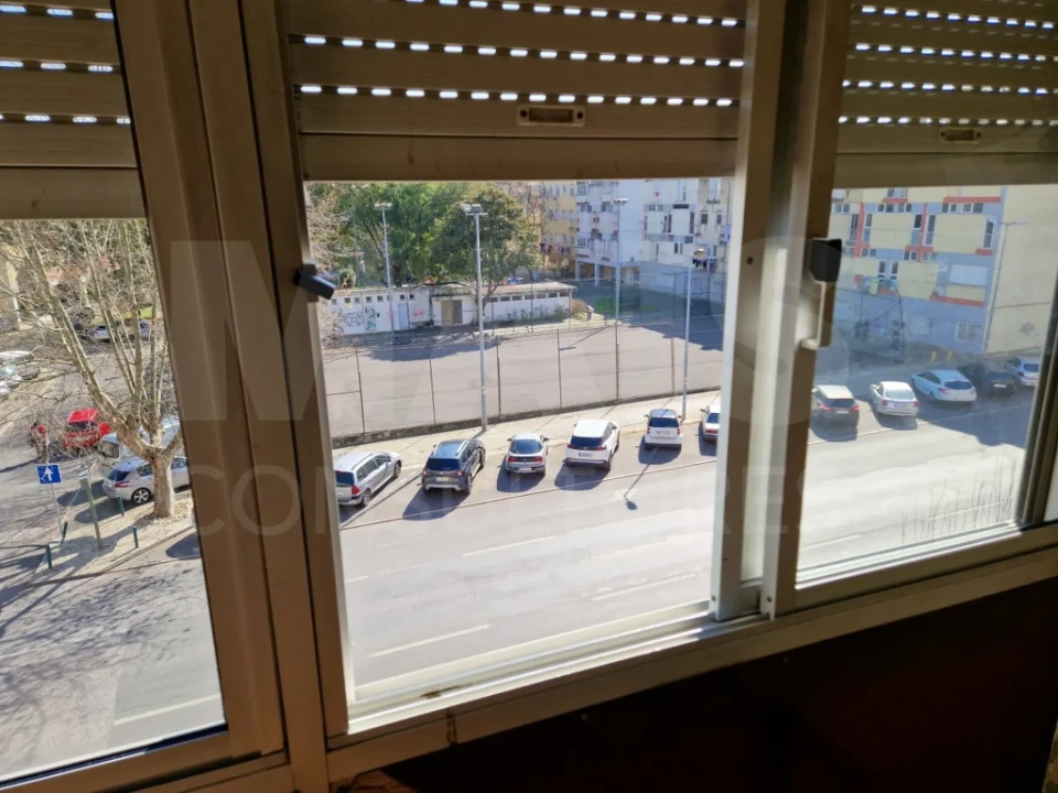 Apartamento T2 para Venda em Pontinha e Famões Foto 6