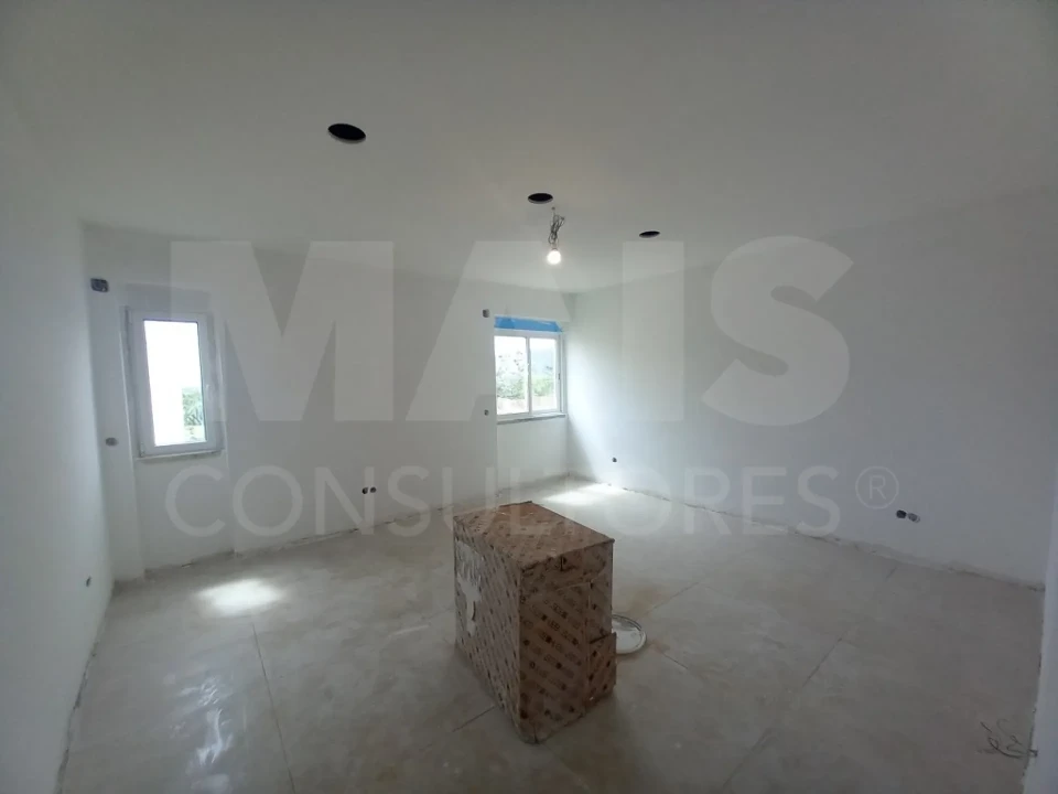 Apartamento T2 para Venda em Carregado e Cadafais Foto 7