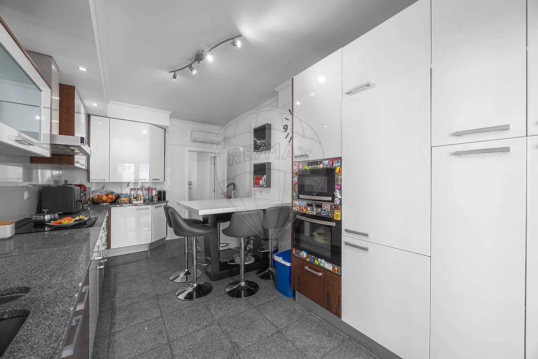 Apartamento T3 para Arrendamento em Odivelas Foto 13