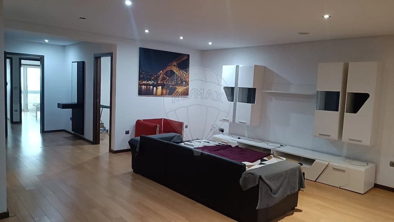 Apartamento T2 para Arrendamento em Mafamude e Vilar do Paraíso Foto 12