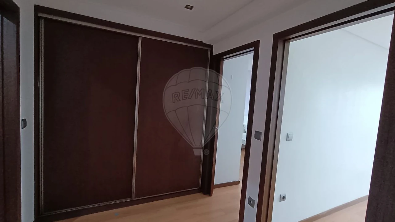 Apartamento T2 para Arrendamento em Mafamude e Vilar do Paraíso Foto 3