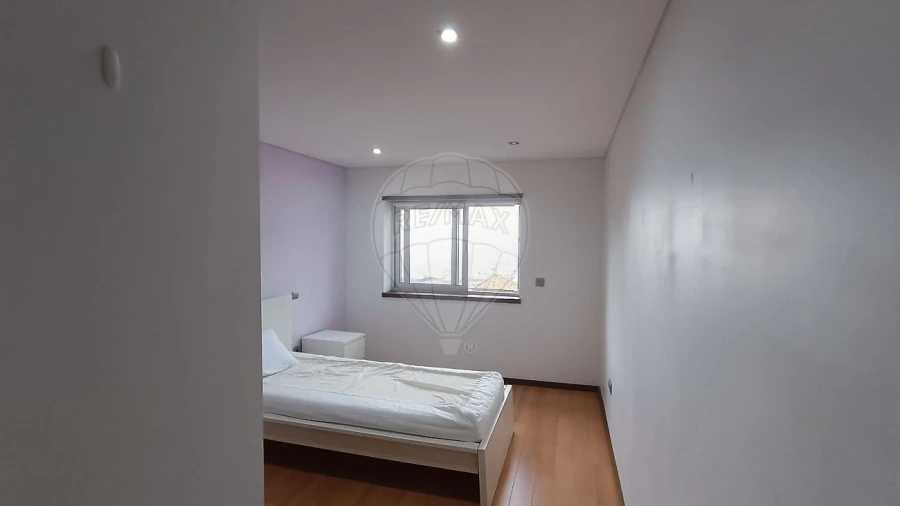 Apartamento T2 para Arrendamento em Mafamude e Vilar do Paraíso Foto 10