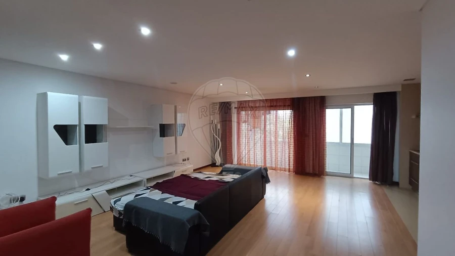 Apartamento T2 para Arrendamento em Mafamude e Vilar do Paraíso Foto 11