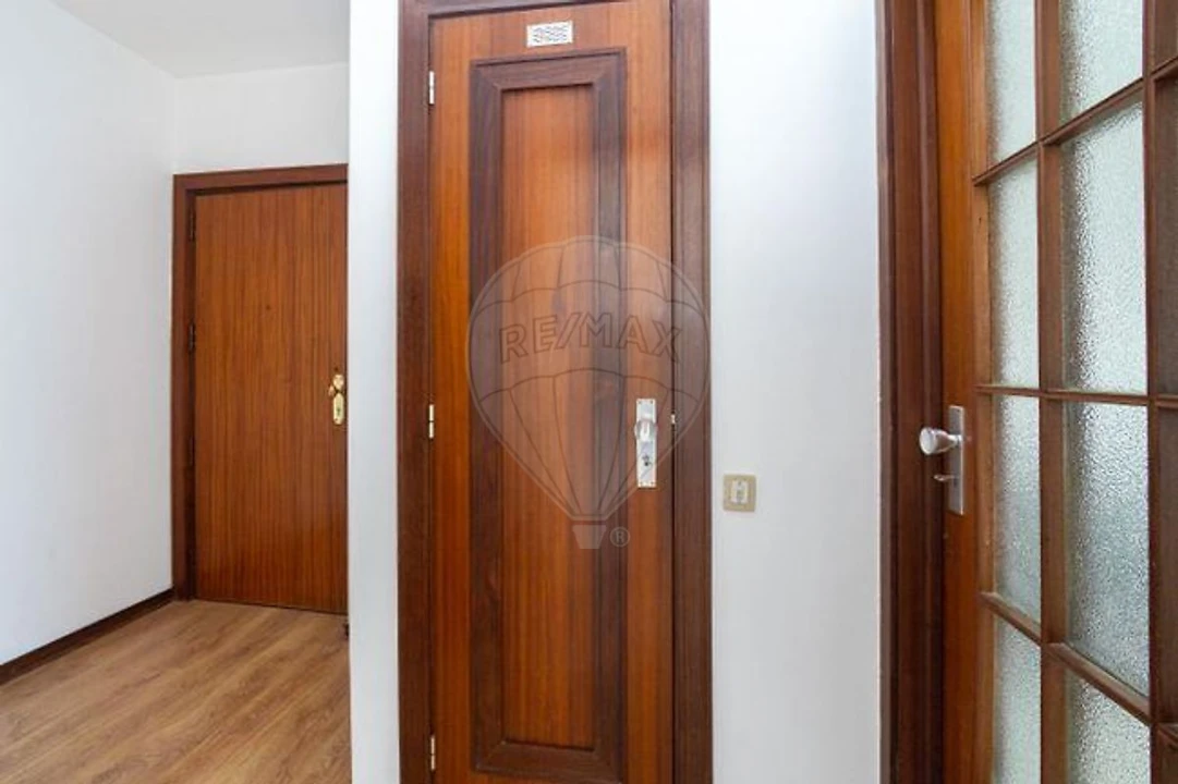 Apartamento T3 para Arrendamento em Mafamude e Vilar do Paraíso Foto 3