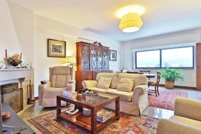Apartamento T3 para Venda em Benfica