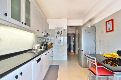 Apartamento T3 para Venda em Benfica