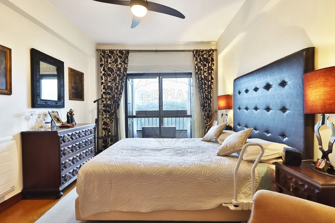 Apartamento T3 para Venda em Benfica Foto 3