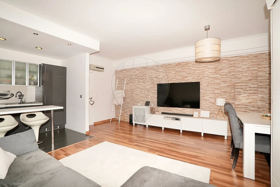 Apartamento T2 para Venda em Laranjeiro e Feijó Foto 2